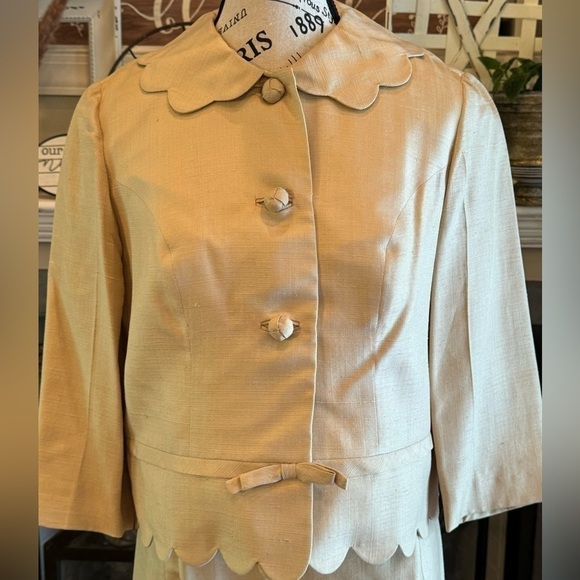 Vintage Gold Linen Silk Blend Suit Scalloped Bow Small Rich’s Department Store - Picture 2 of 10